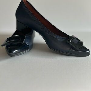 NWOT Hispanitas navy leather and black patent leather pumps. Size 37 ( US 6.5)